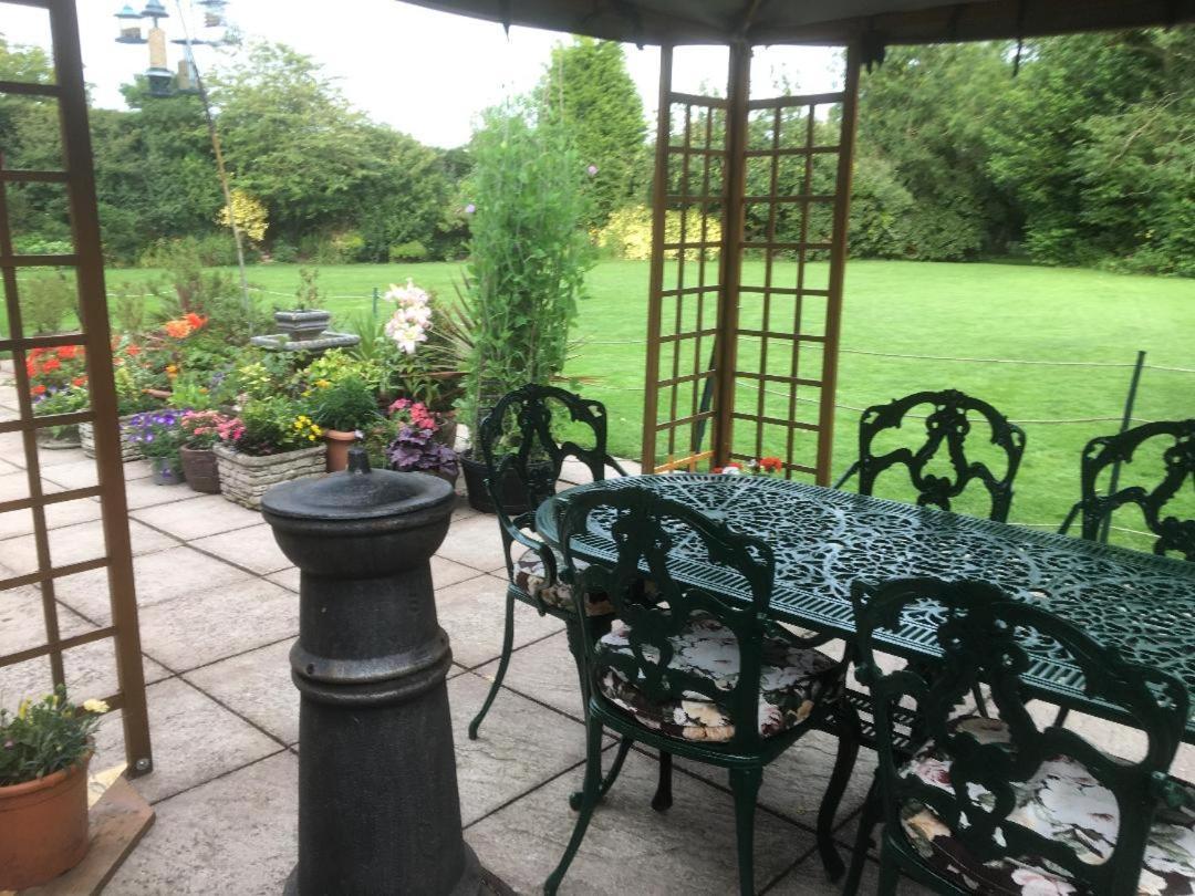 Castle Farmhouse Bed And Breakfast Glenfield Exterior foto